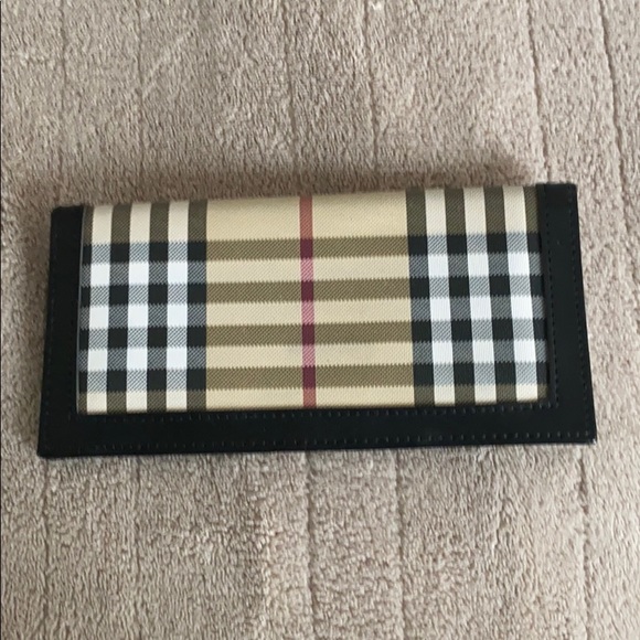 burberry checkbook cover